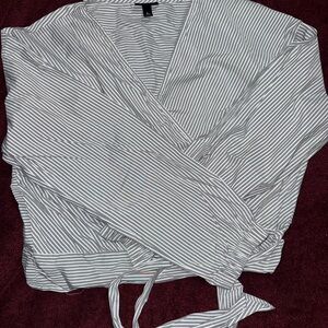 Women Gray & White stripe Mossimo top Size L